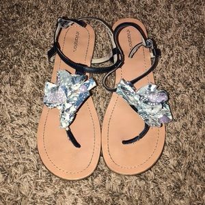 Sandals with cute flowers